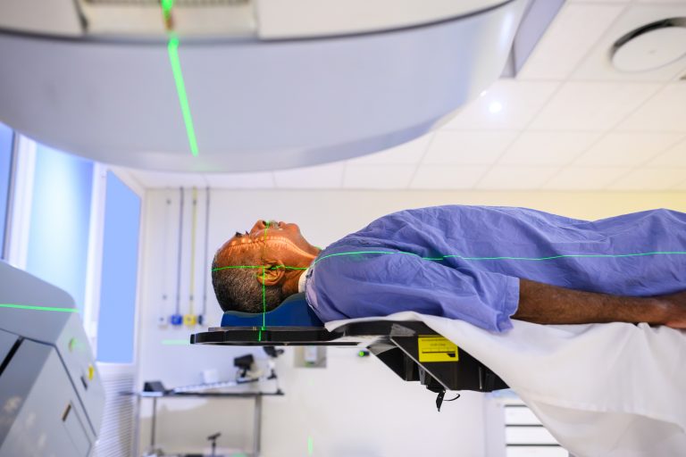 tratamento-contra-o-cancer-768×512-1
