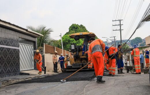 Primeira fase de obra viária é executada na rua Paulo Nery, em Manaus