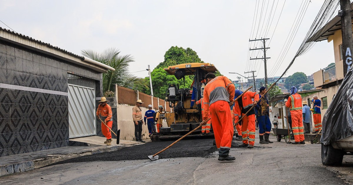 Primeira fase de obra viária é executada na rua Paulo Nery, em Manaus
