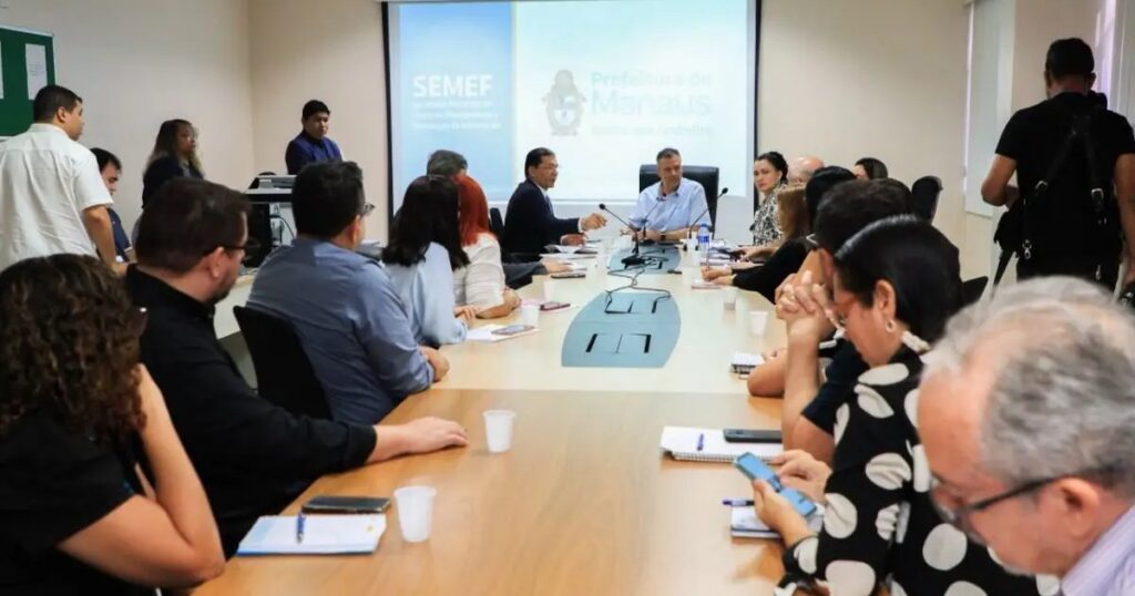 Câmara de Manaus abre tramitação conjunta da LOA e da revisão do PPA para 2027