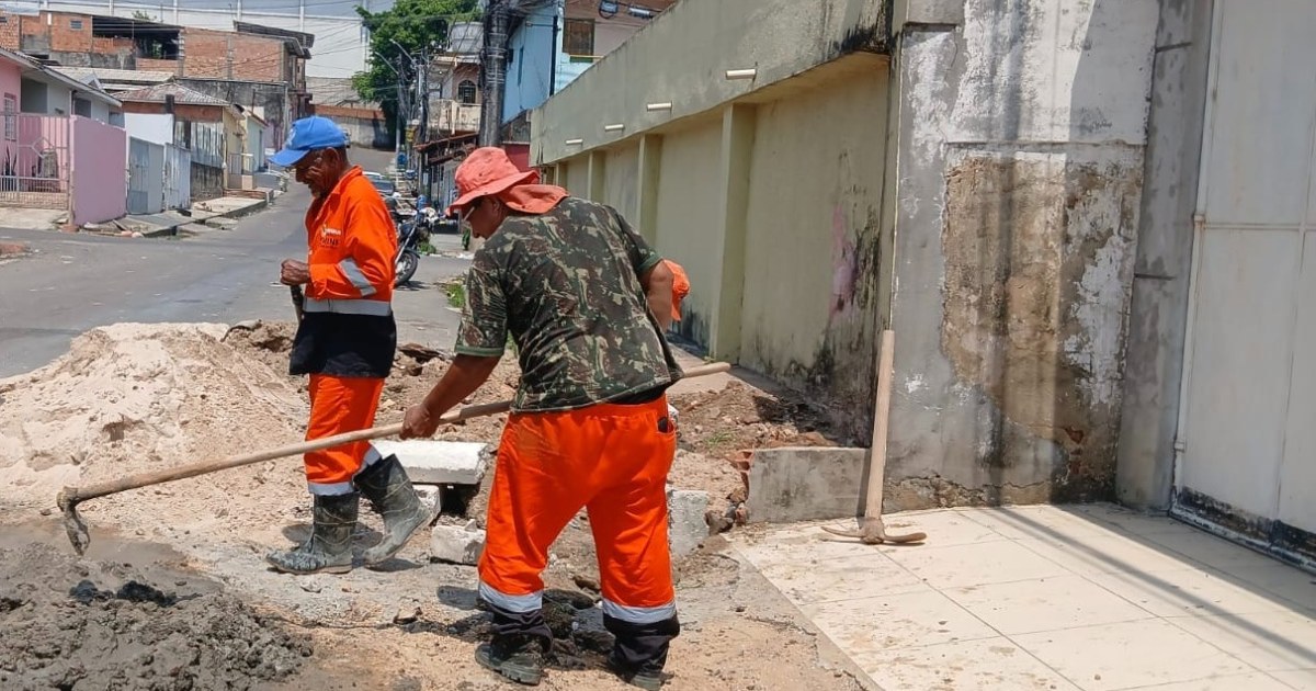 Reconstrução de calçada acompanha nova etapa de drenagem na rua Pitimbu, em Manaus
