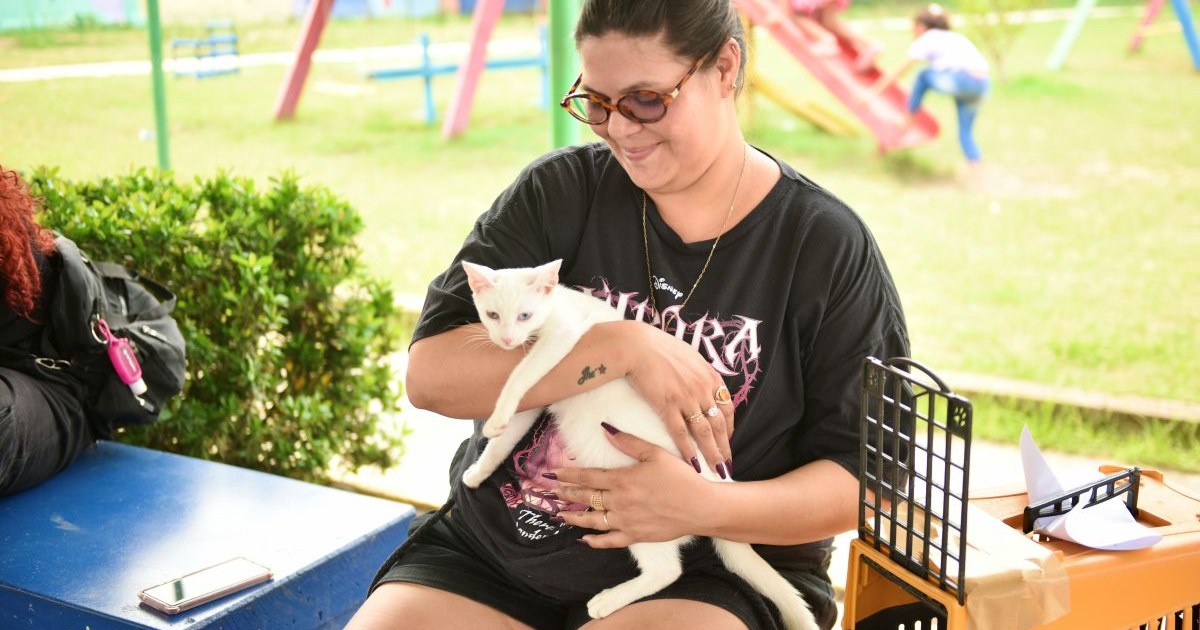 Unidade móvel leva serviços de zoonoses do CCZ à zona Leste de Manaus