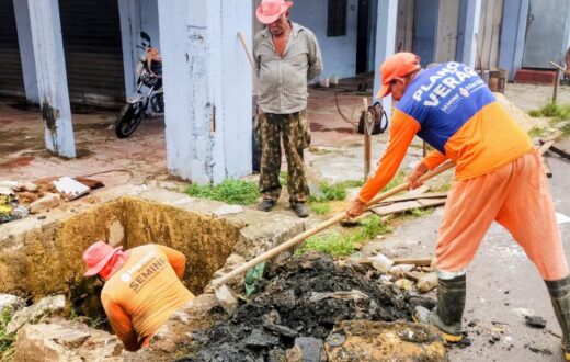 Caixa de drenagem do Alvorada 2 é limpa e entra em reparo da tampa