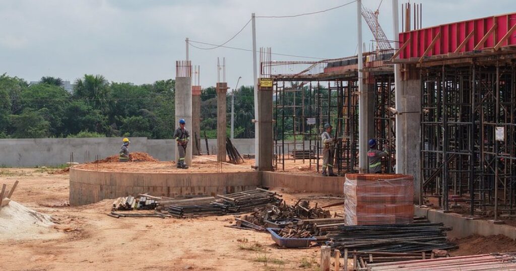 No Lírio do Vale, FMTEA prepara bloco principal para receber concretagem