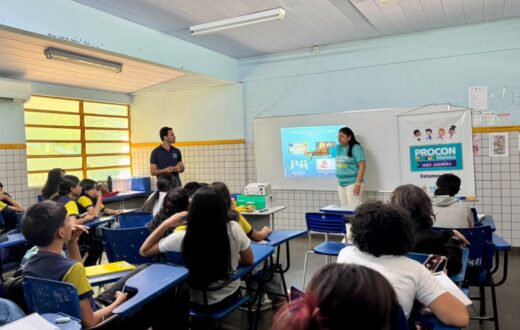 Projeto do Procon Manaus mostra a estudantes como buscar ajuda em conflitos de consumo