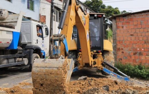 Danos na drenagem levam à troca de tubulação na rua Uirapurus