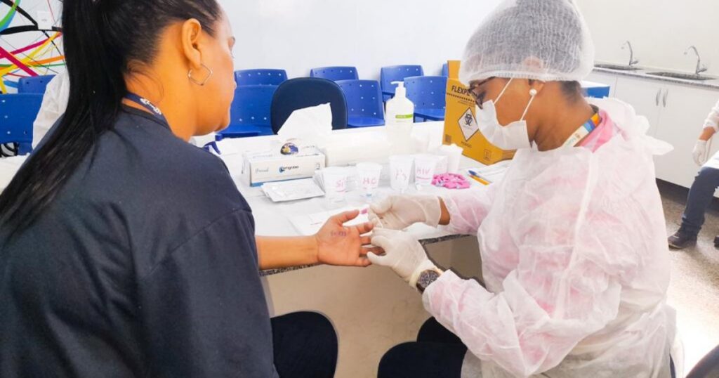 Programação do Outubro Rosa na zona Leste combina rastreamento, vacinação e busca ativa