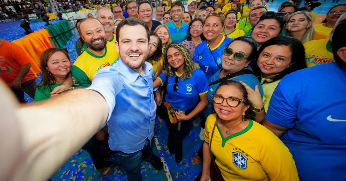 Quase 16 mil professores integram rede de Manaus; relatos mostram práticas em duas escolas