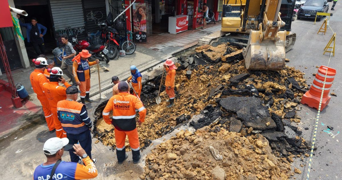 Avenida Dom Pedro recebe intervenção em galeria após identificação de cratera