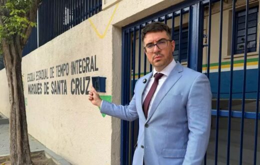 Entre a entrega e o uso, escola de Manaus aguarda instalação de aparelhos de ar-condicionado
