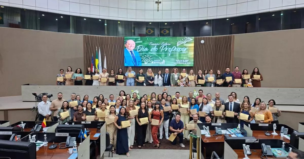 Divulgação não informa quantos educadores foram homenageados em sessão na Câmara de Manaus