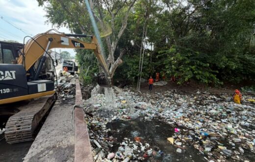 Semulsp retoma limpeza de igarapé no conjunto Senador João Bosco após chuvas