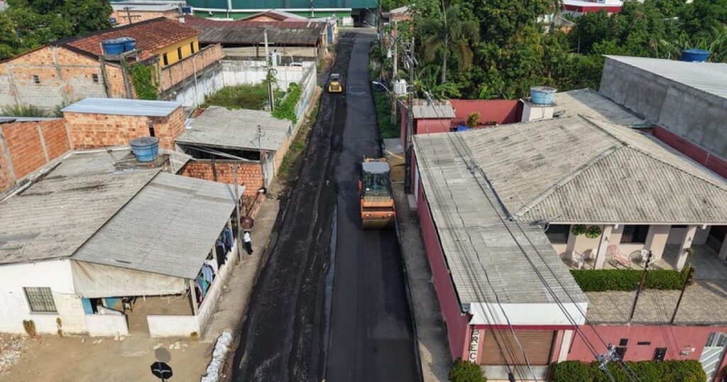 Praia do Porto Seguro tem recapeamento concluído; obra segue na Praia do Tupé